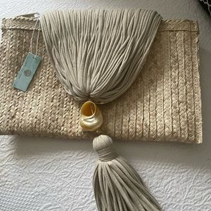NWT Mare Sol Amore Natural Unique One of A Kind Seashell Handwoven Clutch.